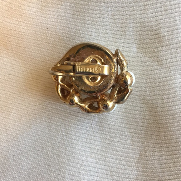 Trifari Gold Tone Beaded Clip On Earrings - Picture 4 of 6